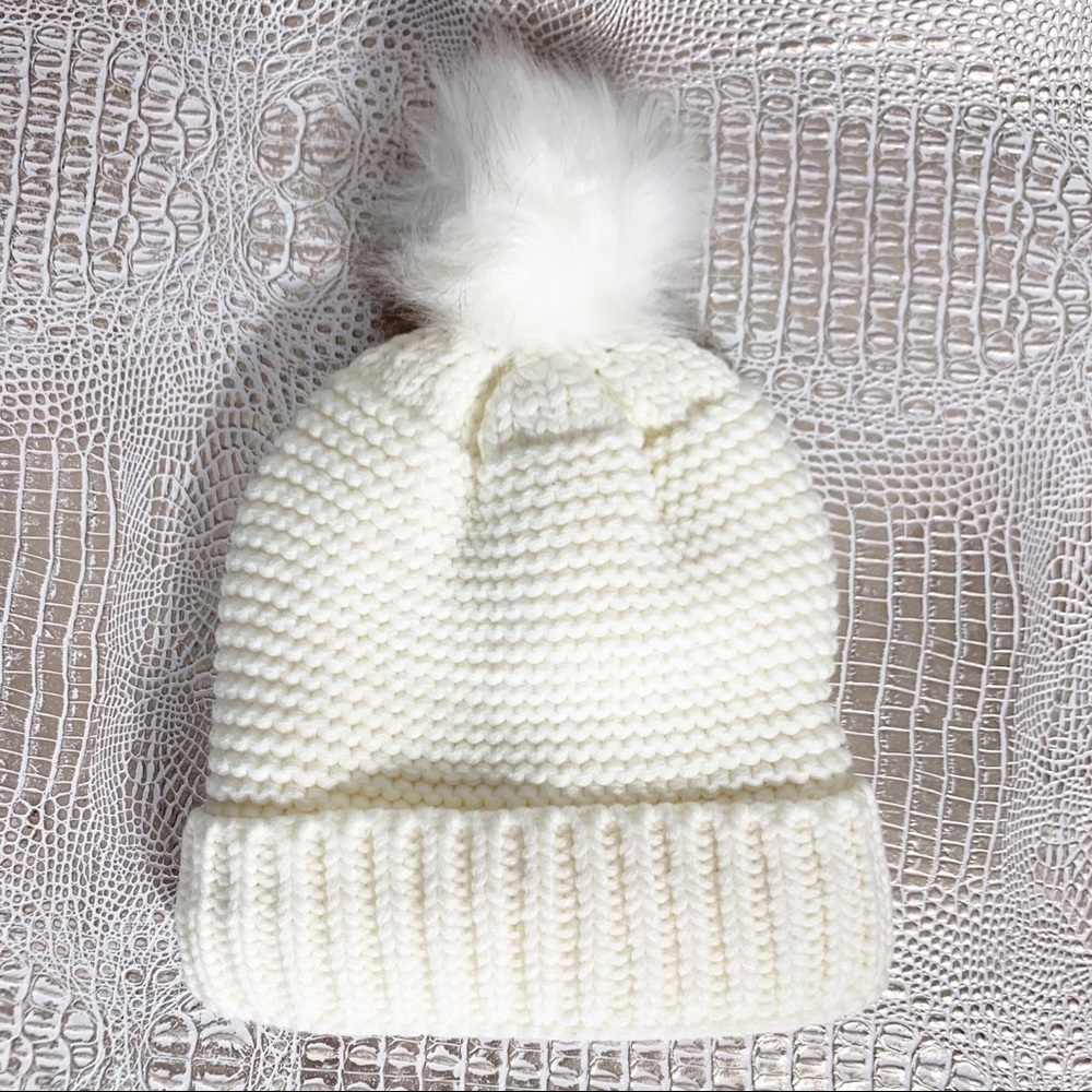 Women’s Pom Pom Cream‎ Hat